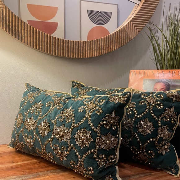 Stunning emerald gold beaded throw pillows! - Picture 1 of 1